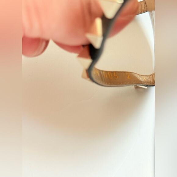 Valentino Garavani Black leather Gladiator caged Rockstud flat sandals EU 38 - Picture 10 of 13